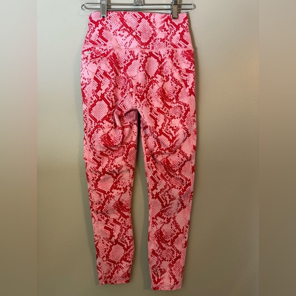Fabletics Define PowerHold® High-Waisted Capri in Persimmon Python Size XXS - Picture 4 of 12